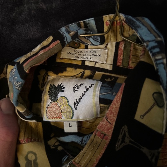 Button up - Picture 4 of 4